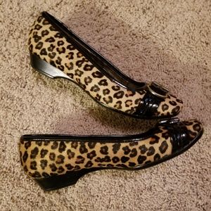 Trendy Bandolino Leopard Print Ballet Flats